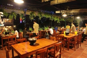Top 8 Quán ăn ngon, thu hút khách nhất tại Hà Nội
